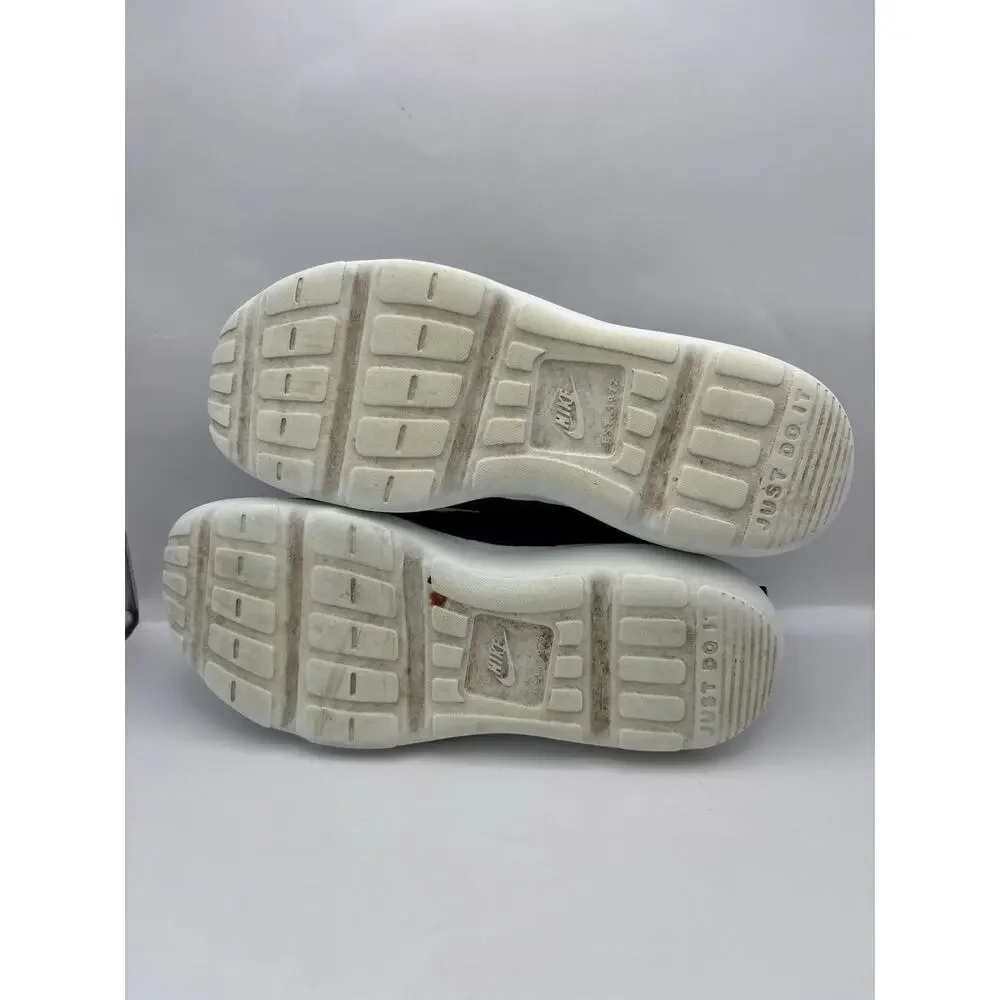 Nike product pair